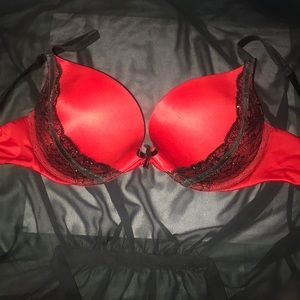 Victoria’s Secret Very Sexy Push Up 34D